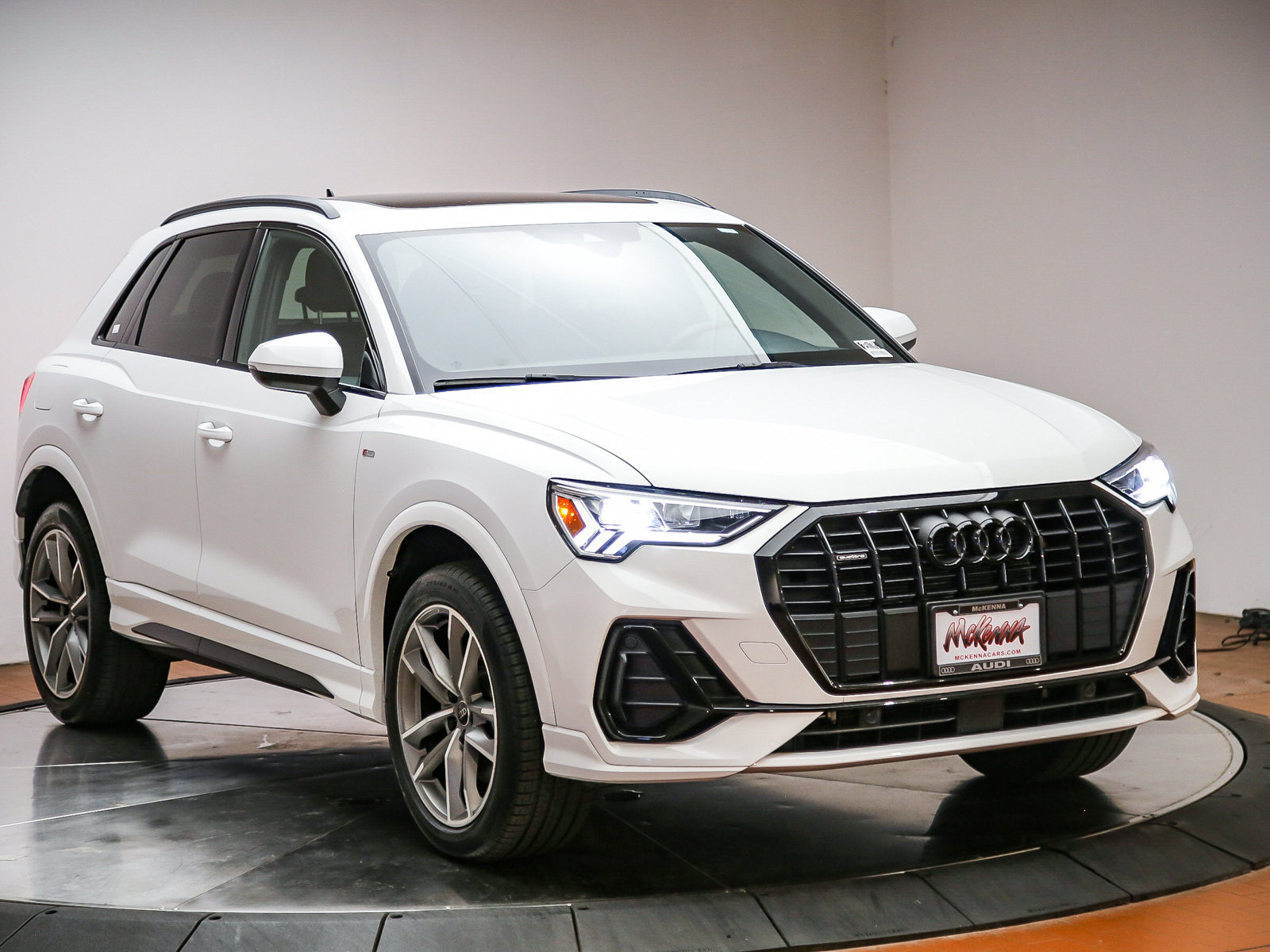 Certified 2023 Audi Q3 2.0T Premium w/ Black Optic Sport Package AWD/4WD image 3