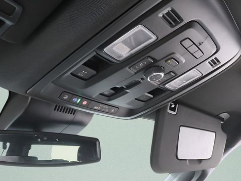 Used 2024 GMC Yukon XL SLT w/ SLT Premium Package AWD/4WD image 18