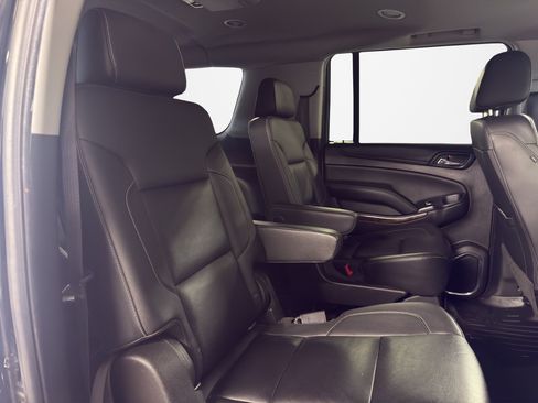 Used 2017 Chevrolet Suburban LT w/ LT Signature Package AWD/4WD image 24