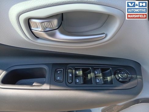 Used 2022 Jeep Renegade Latitude w/ Convenience Group AWD/4WD image 22