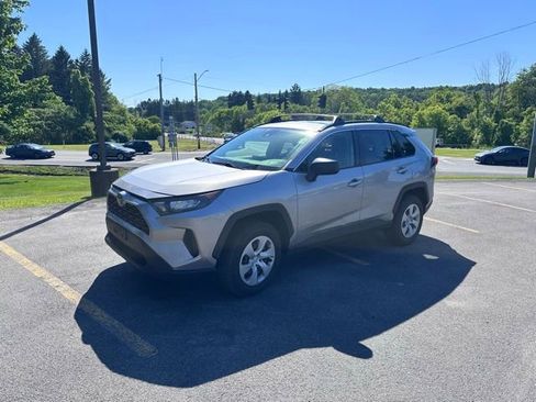 Used 2021 Toyota RAV4 LE w/ Carpet Mat Package (TMS) AWD/4WD image 7