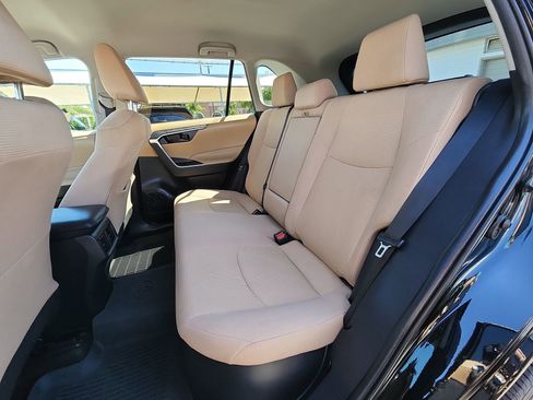 Used 2020 Toyota RAV4 LE w/ All Weather Liner Package AWD/4WD image 23