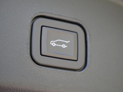 New 2026 Cadillac Lyriq Premium Luxury image 16