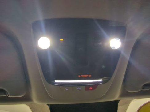Used 2023 Kia Sorento SX AWD/4WD image 25