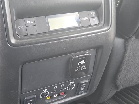 Used 2014 Nissan Pathfinder Platinum w/ Platinum Premium Package AWD/4WD image 16