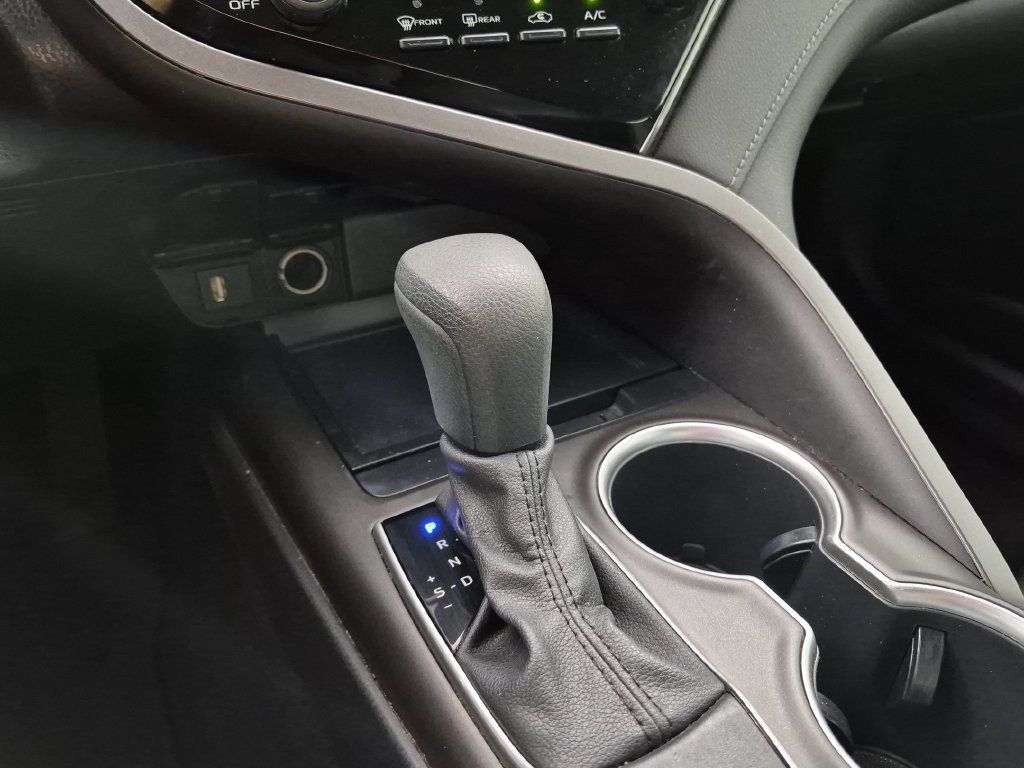 Used 2021 Toyota Camry LE FWD image 20
