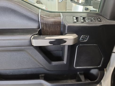 Used 2020 Ford F350 Lariat w/ Lariat Ultimate Package image 6