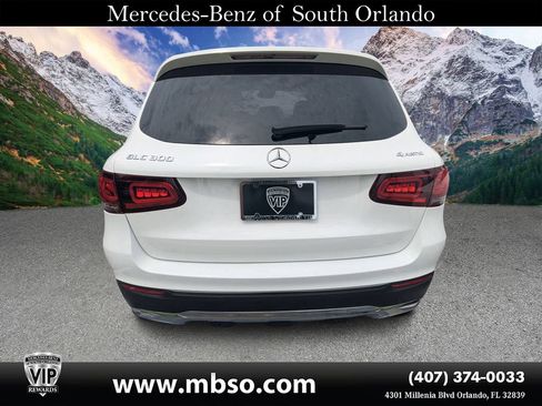 Used 2022 Mercedes-Benz GLC 300 4MATIC w/ Driver Assistance Package image 17