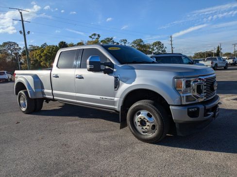 Used 2022 Ford F350 Platinum AWD/4WD image 2