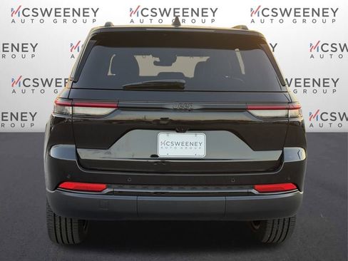 New 2025 Jeep Grand Cherokee Altitude RWD image 4