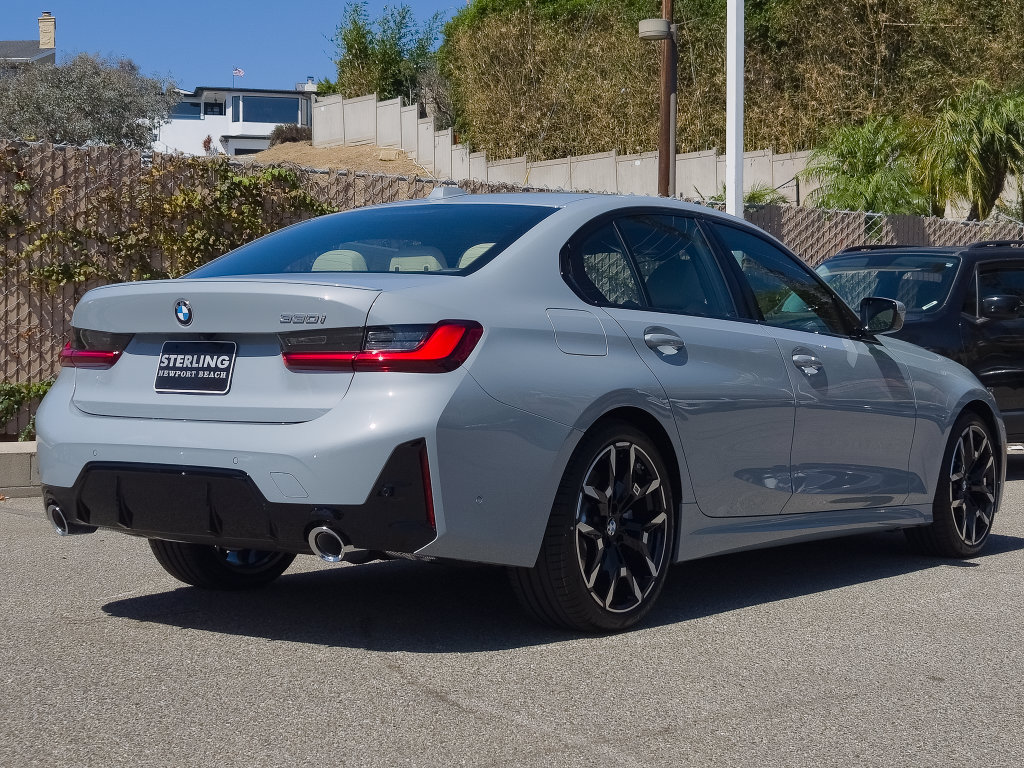 New 2026 BMW 330i Sedan w/ M Sport Package RWD image 17