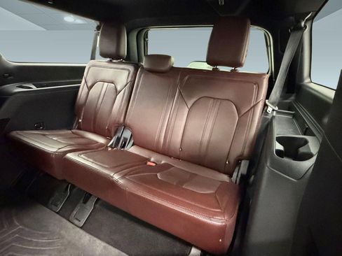 Used 2022 Ford Expedition Max Limited image 25