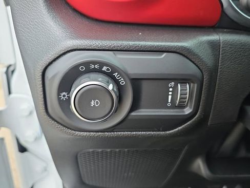Used 2023 Jeep Wrangler Unlimited Rubicon AWD/4WD image 25