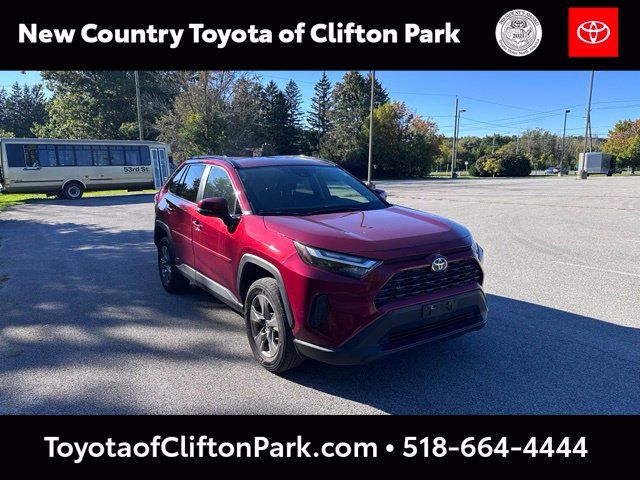Used 2023 Toyota RAV4 LE AWD/4WD image 1