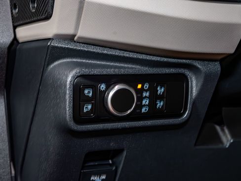 Used 2023 Ford Bronco Wildtrak image 17