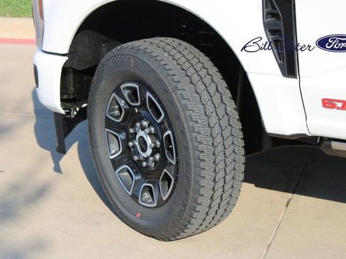 New 2026 Ford F250 Platinum image 5