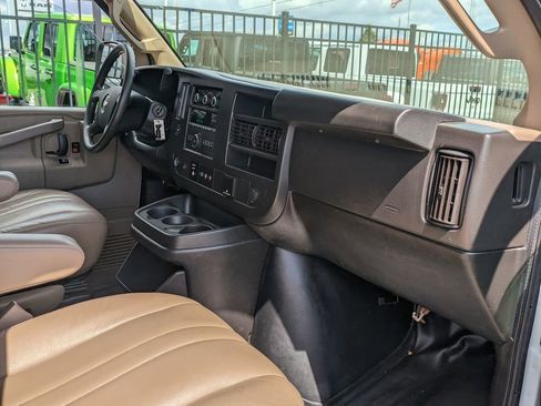 Used 2020 Chevrolet Express 3500 Extended w/ Driver Convenience Package image 20