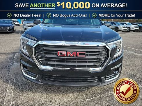 Used 2024 GMC Terrain SLE image 2