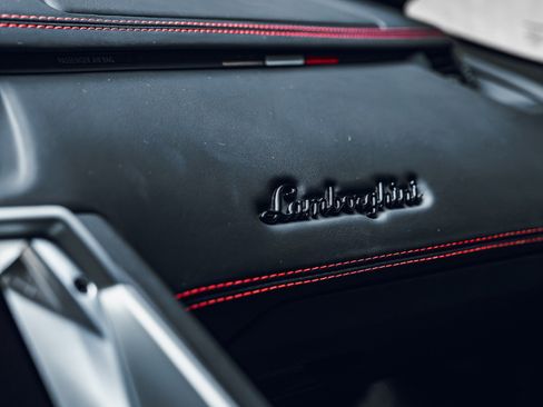 Used 2018 Lamborghini Aventador S AWD/4WD image 40