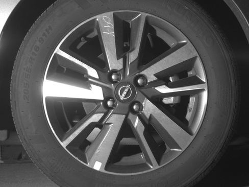 Used 2025 Nissan Versa SV image 13