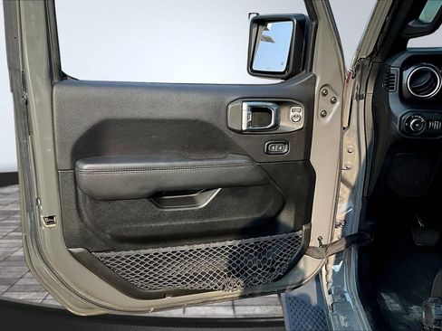 Used 2021 Jeep Wrangler Unlimited Sahara AWD/4WD image 21