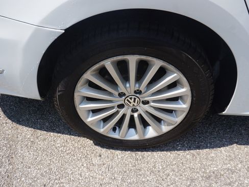 Used 2016 Volkswagen Passat 1.8T SE image 11