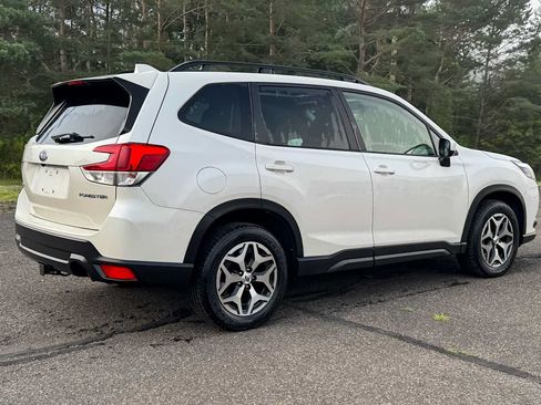 Certified 2023 Subaru Forester Premium AWD/4WD image 3