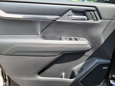 New 2026 GMC Acadia Elevation image 18