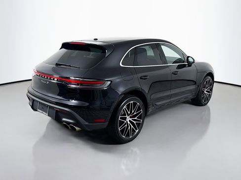 Certified 2022 Porsche Macan S image 9