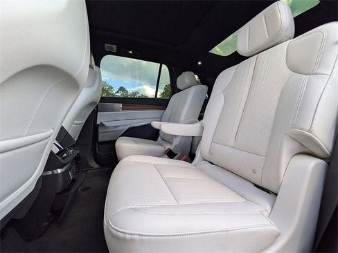 New 2026 Cadillac Vistiq Luxury image 14