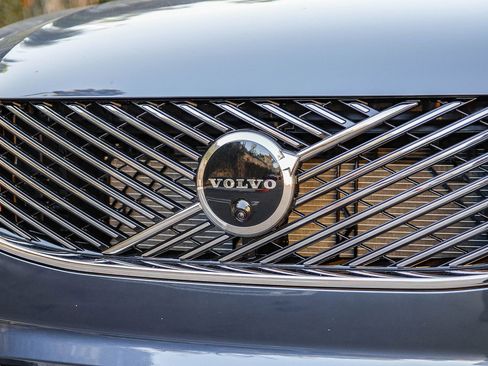 New 2026 Volvo XC90 B5 Plus w/ Protection Package image 11