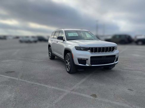 New 2025 Jeep Grand Cherokee L Limited image 17