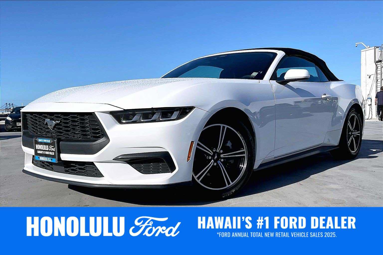 Used 2024 Ford Mustang Convertible RWD image 1