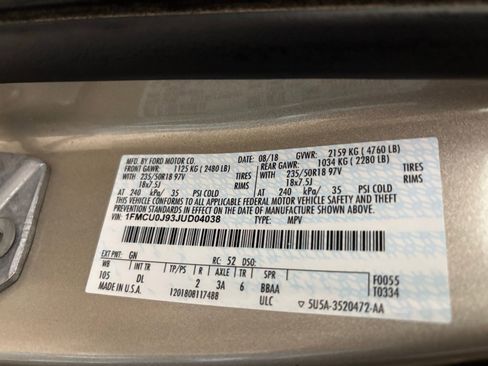 Used 2018 Ford Escape Titanium w/ Ford Safe & Smart Package image 27