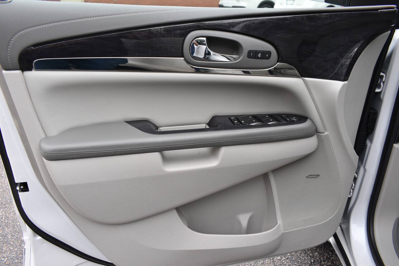 Used 2017 Buick Enclave Leather FWD image 19