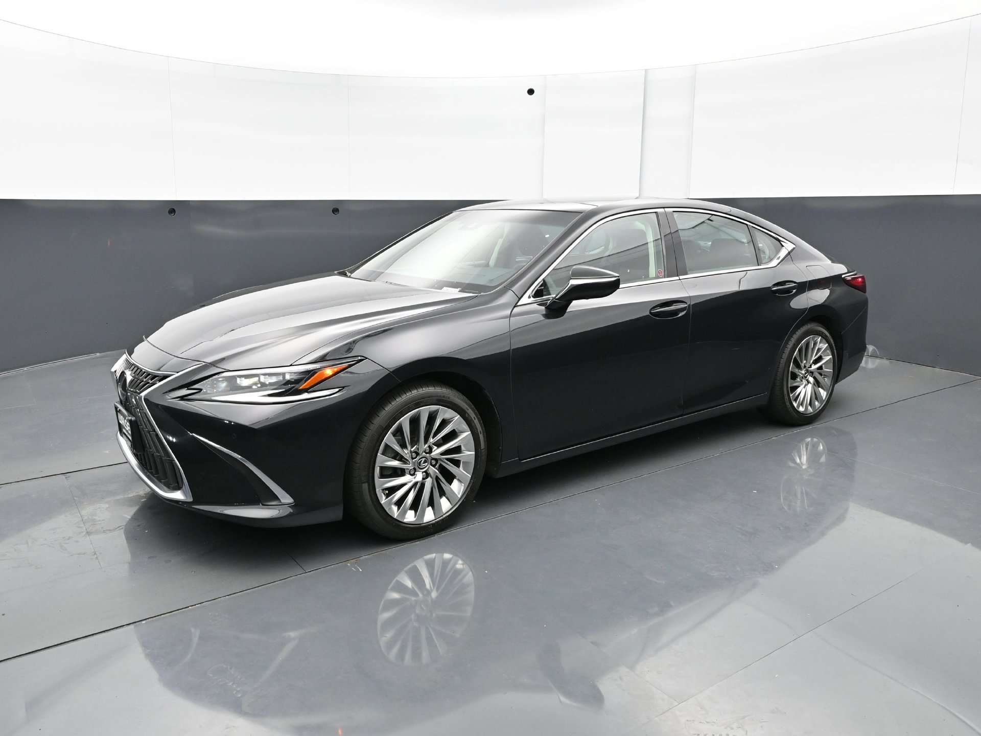 Used 2022 Lexus ES 350 Ultra Luxury FWD image 2