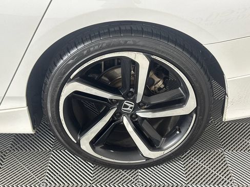 Used 2018 Honda Accord Sport image 10