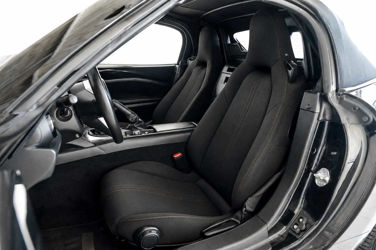 Used 2016 MAZDA MX-5 Miata Club RWD image 28