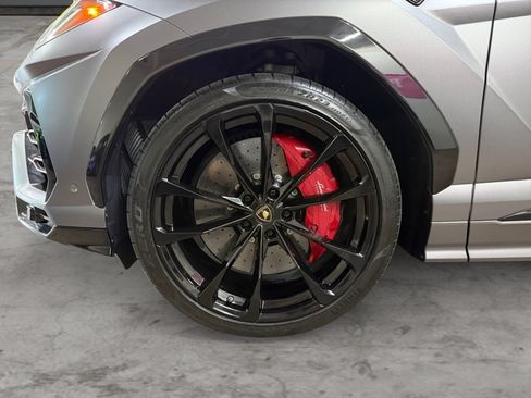 Used 2020 Lamborghini Urus AWD/4WD image 9