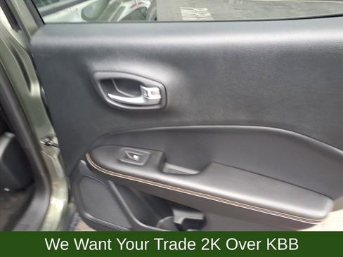 Used 2019 Jeep Compass Latitude image 19