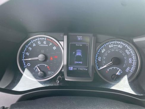 Used 2020 Toyota Tacoma TRD Sport image 17