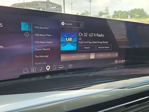 Used 2025 Cadillac Escalade ESV Sport w/ LPO, ONYX Package AWD/4WD image 12