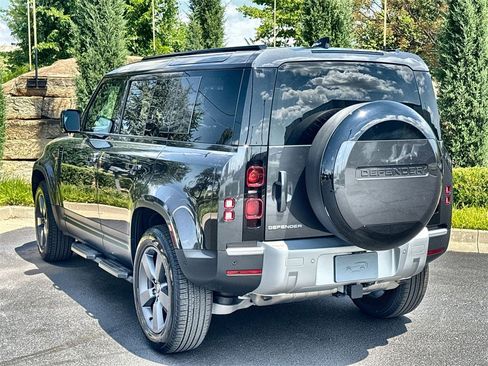 Used 2025 Land Rover Defender 110 S image 3