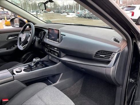 Certified 2023 Nissan Rogue SV image 14