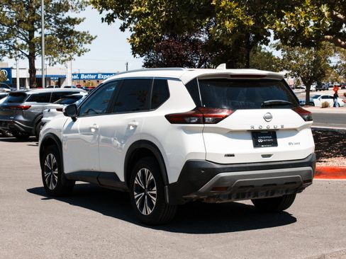 Used 2023 Nissan Rogue SV w/ SV Premium B Package AWD/4WD image 7
