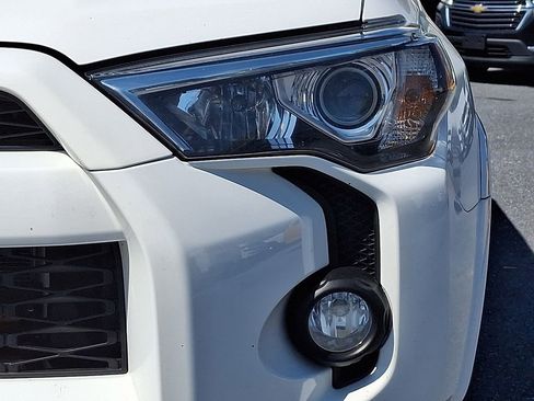 Used 2019 Toyota 4Runner SR5 Premium AWD/4WD image 11