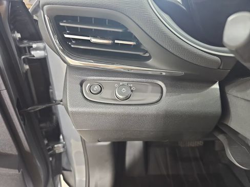 Used 2025 Buick Envista Preferred w/ Convenience I Package FWD image 30