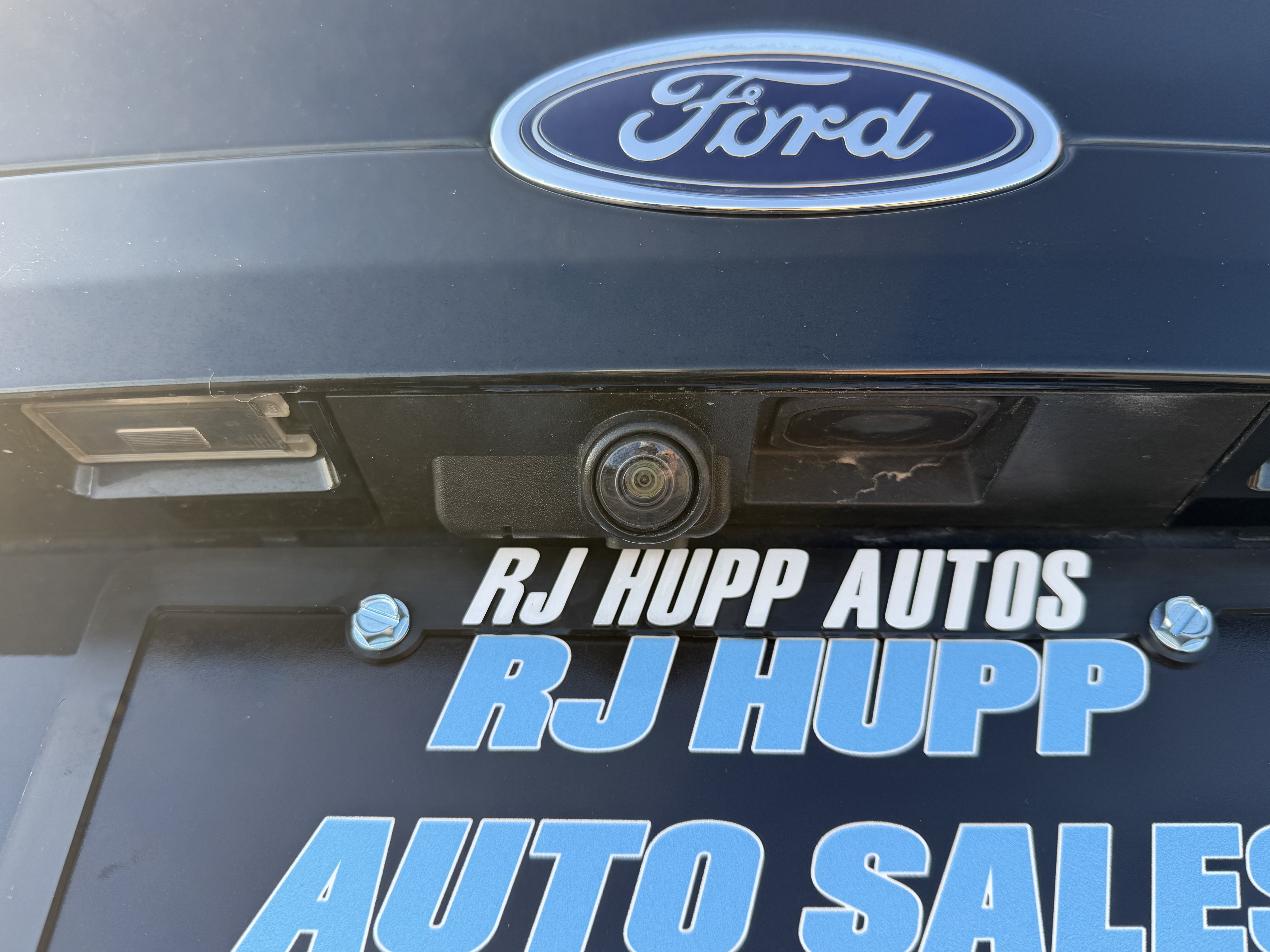 Used 2020 Ford Fusion SE FWD image 16