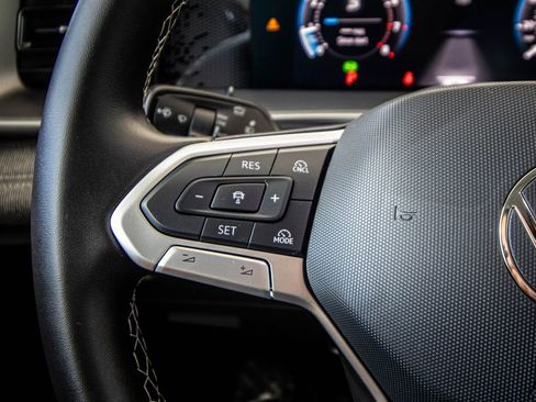 Certified 2025 Volkswagen Tiguan S image 34