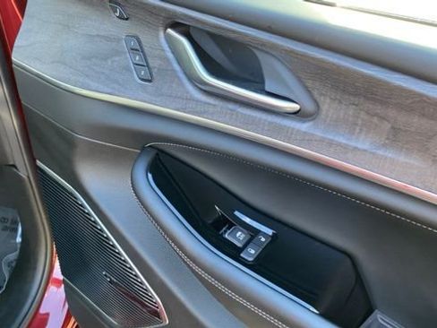 Used 2022 Jeep Grand Cherokee L Overland w/ Luxury Tech Group IV image 22